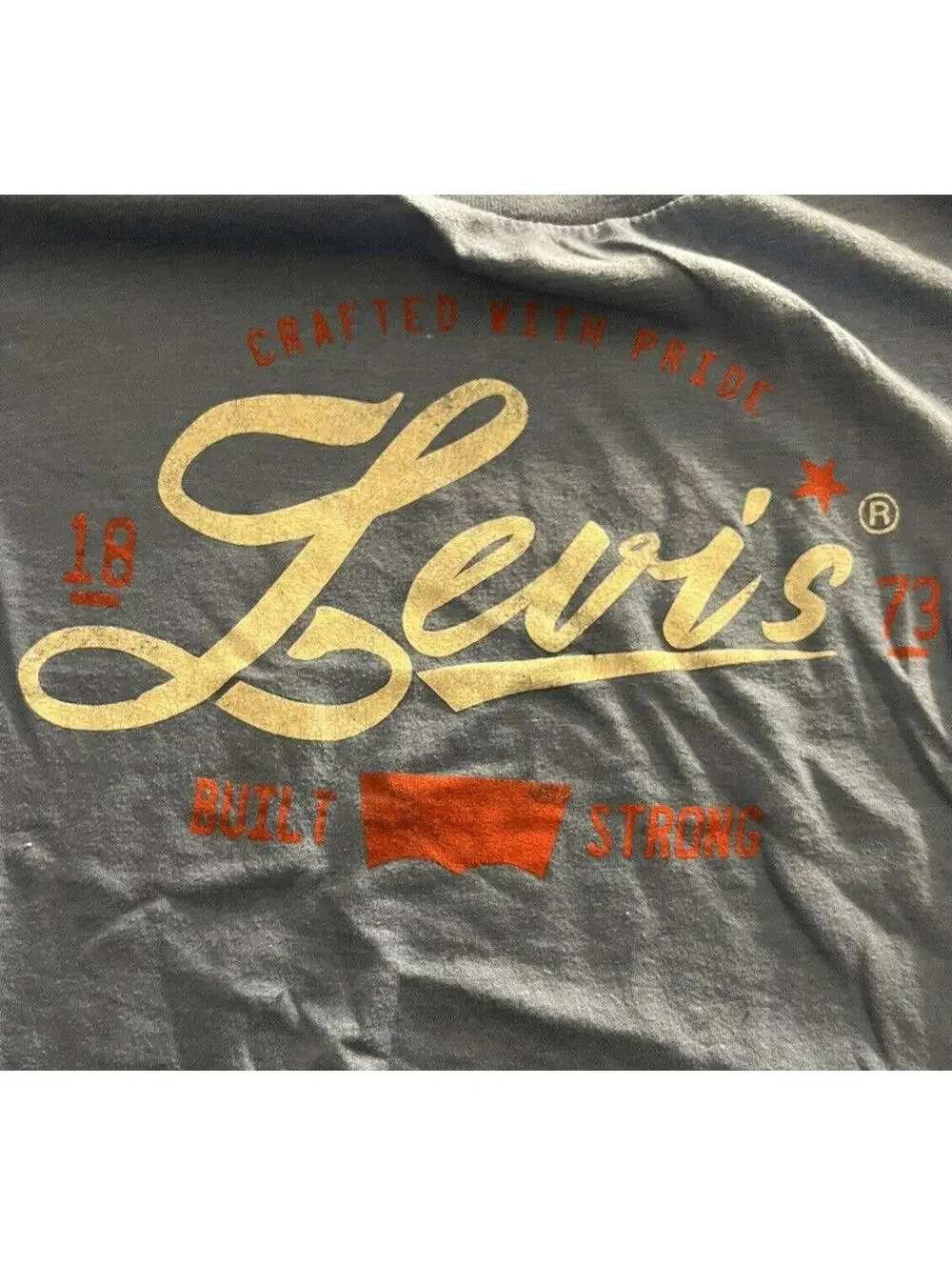 Levi's Built Strong Size Medium Graphic Tee